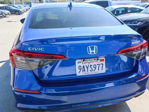 Used 2022 Honda Civic Touring image 7