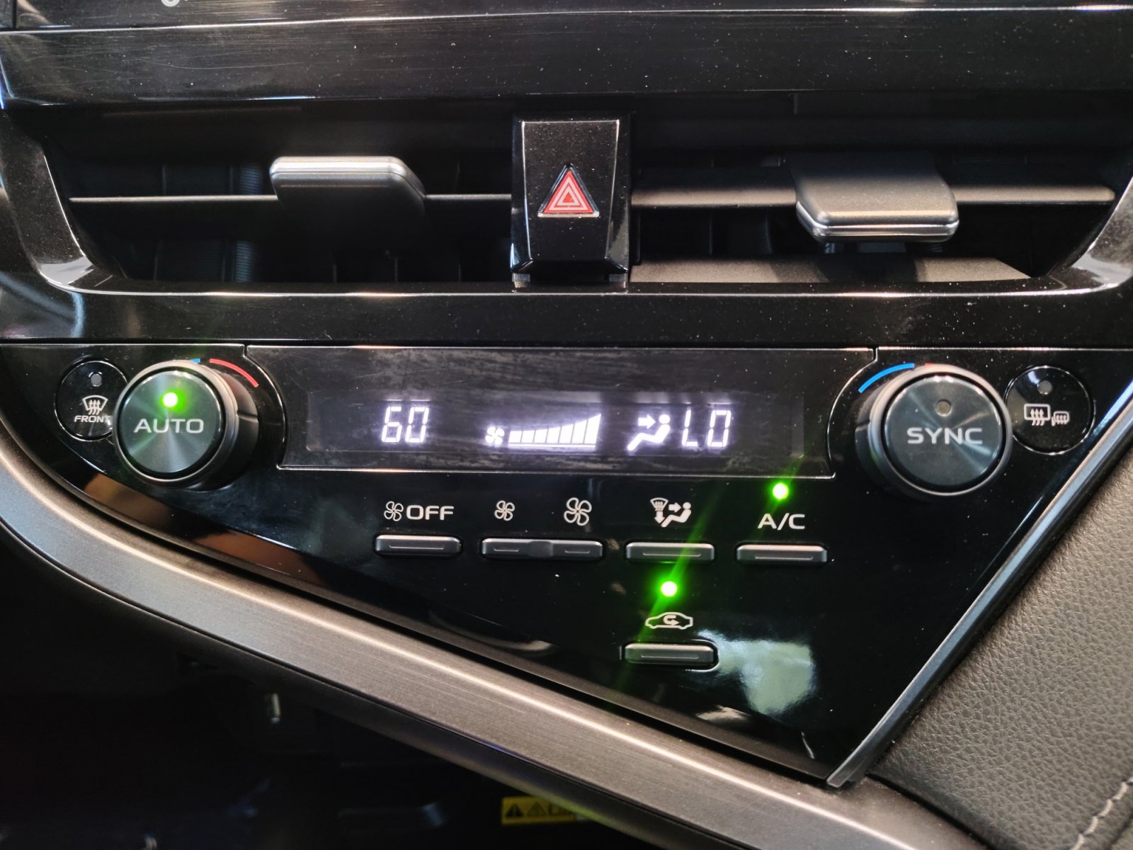 Used 2023 Toyota Camry XLE w/ Navigation Package FWD image 19
