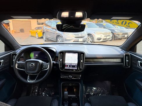 Used 2023 Volvo C40 P8 Recharge Ultimate w/ Protection Package Premier AWD/4WD image 27