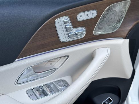 Used 2022 Mercedes-Benz GLS 450 4MATIC image 21