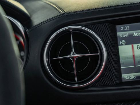 Used 2015 Mercedes-Benz SL 63 AMG image 44
