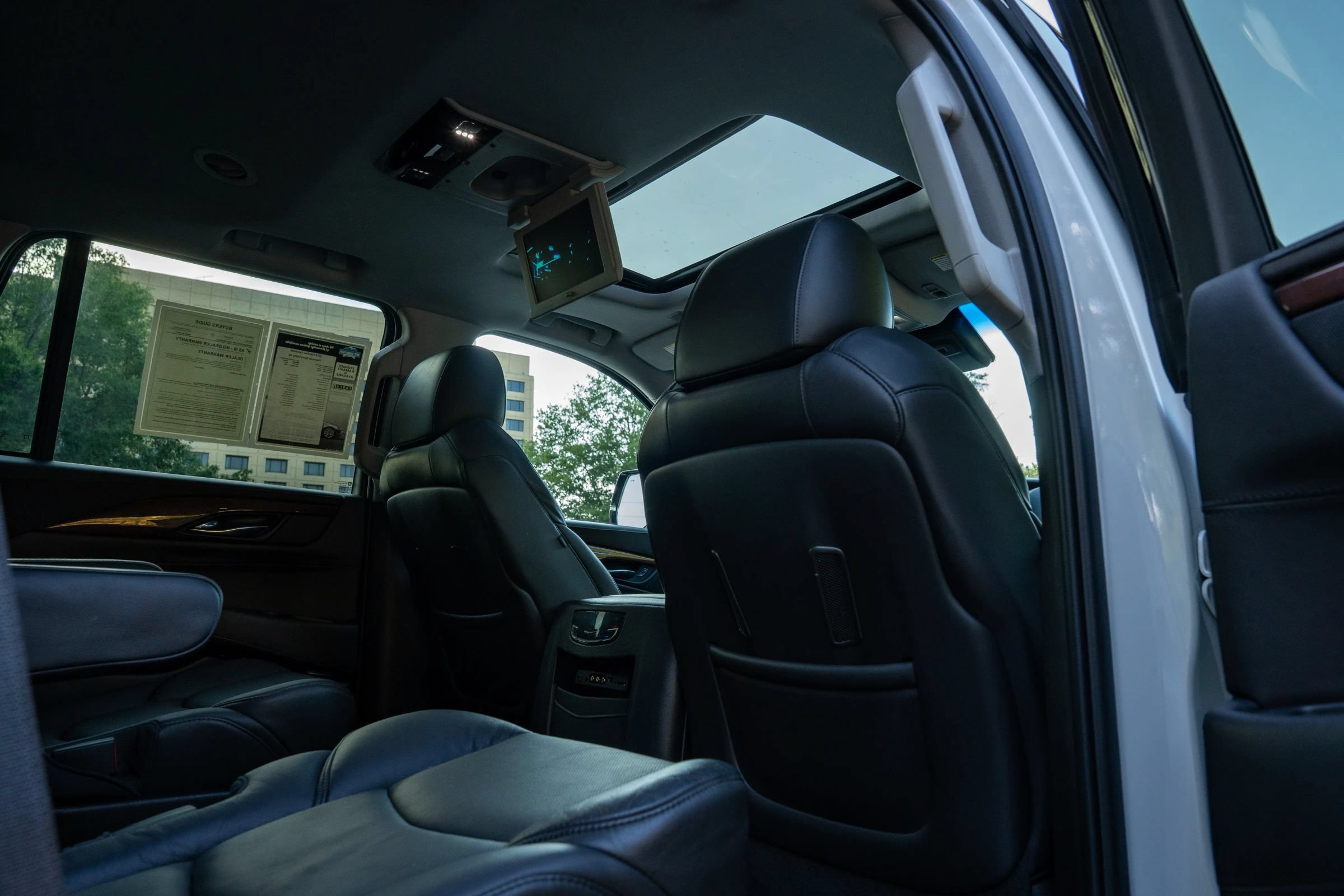 Used 2016 Cadillac Escalade Premium RWD image 17