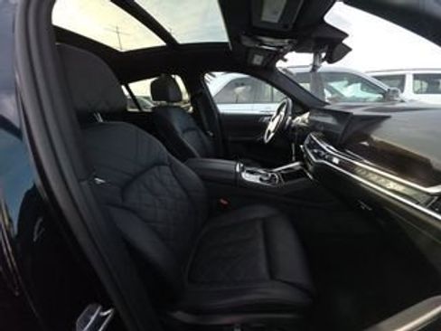 Used 2025 BMW X6 xDrive40i w/ Climate Comfort Package image 7