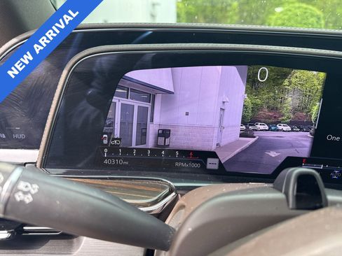 Used 2023 Cadillac Escalade Premium Luxury w/ Performance Package AWD/4WD image 7