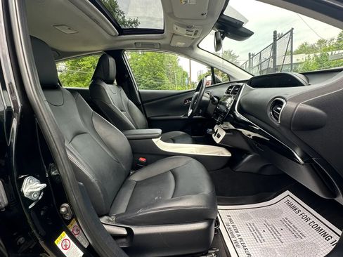 Used 2016 Toyota Prius Four w/ Advanced Technology Package FWD image 28