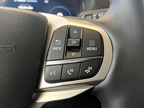 Certified 2025 Ford Explorer Active image 19