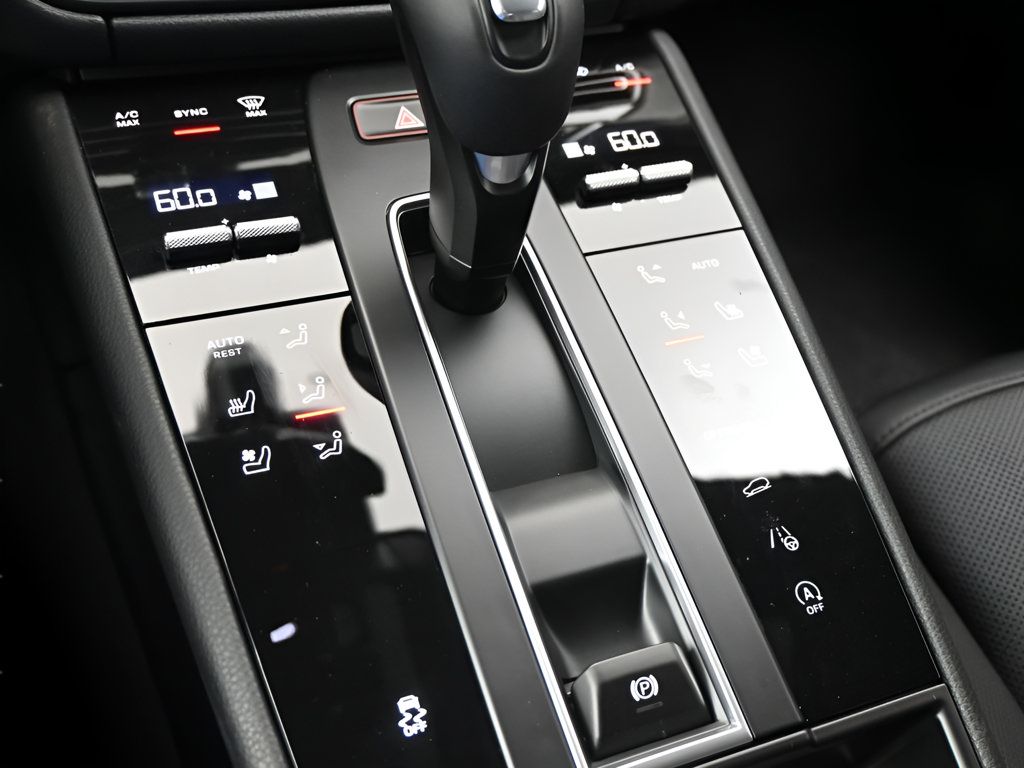 Certified 2026 Porsche Macan AWD/4WD image 14