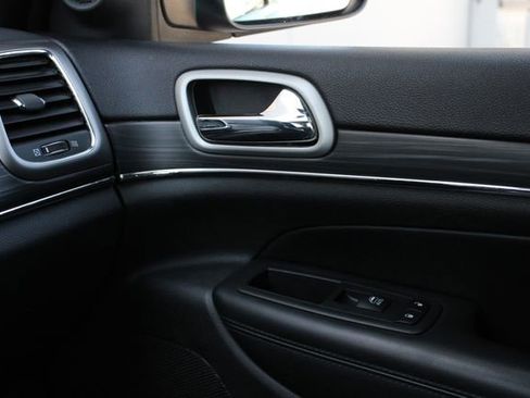 Used 2019 Jeep Grand Cherokee Limited AWD/4WD image 21