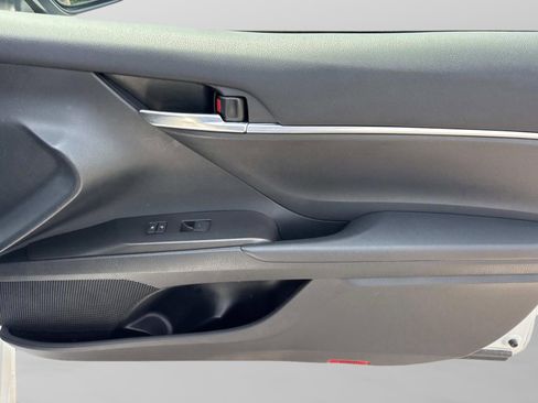 Used 2024 Toyota Camry SE w/ Convenience Package image 17