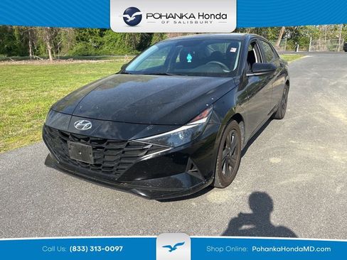 Used 2023 Hyundai Elantra SEL image 1