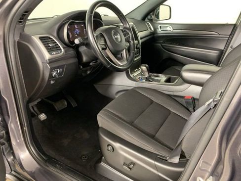 Used 2021 Jeep Grand Cherokee Laredo w/ Security & Convenience Group AWD/4WD image 28