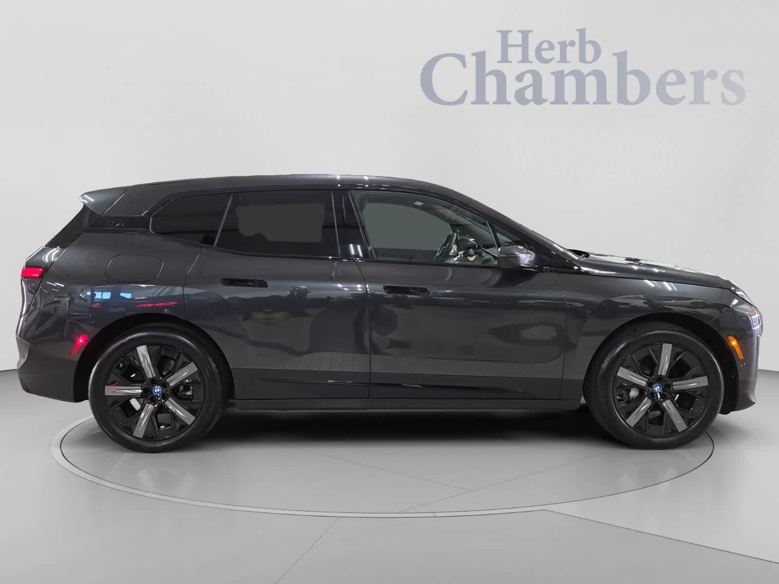 Used 2024 BMW iX xDrive50 w/ Convenience Package AWD/4WD image 11