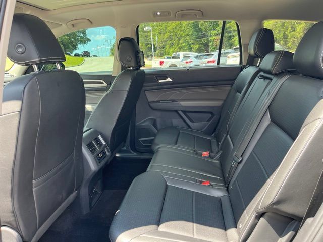 Used 2023 Volkswagen Atlas SE w/ Panoramic Sunroof Package FWD image 13