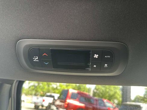 New 2026 Chrysler Pacifica Select FWD image 23