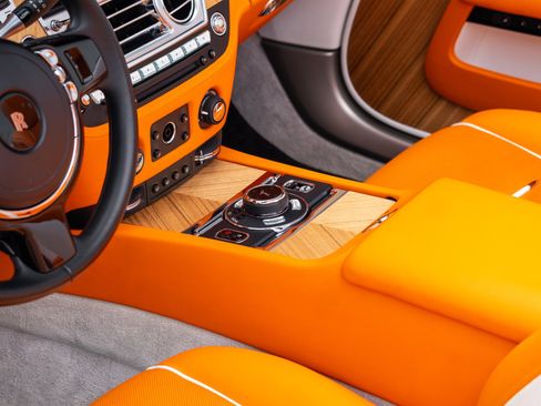 Used 2017 Rolls-Royce Dawn RWD image 62
