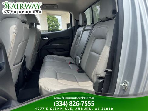 Used 2017 Chevrolet Colorado LT w/ LT Convenience Package RWD image 12