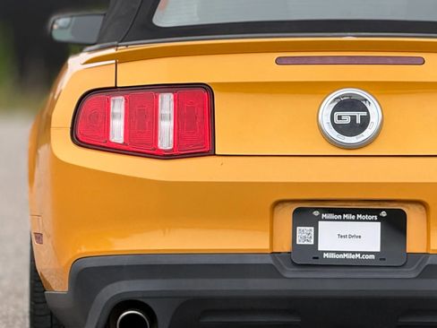 Used 2012 Ford Mustang GT Premium w/ Electronics Pkg RWD image 13
