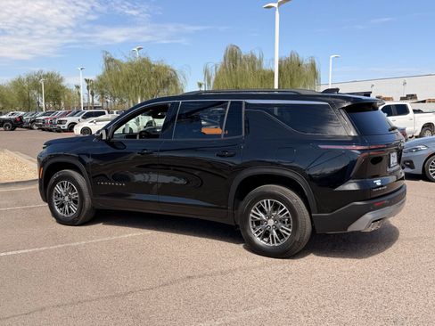 Used 2026 Chevrolet Traverse LT w/ Driver Confidence Package FWD image 38