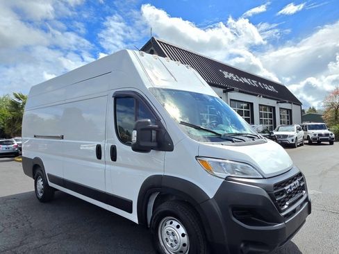 Used 2023 RAM ProMaster 3500 FWD image 1