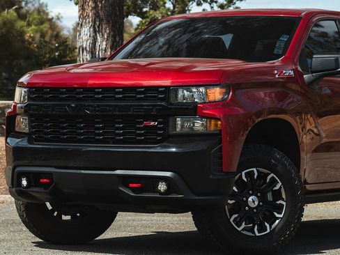 Used 2020 Chevrolet Silverado 1500 Custom Trail Boss w/ Custom Convenience Package image 2