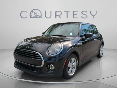 Used 2021 MINI Cooper 2-Door Hardtop FWD image 2