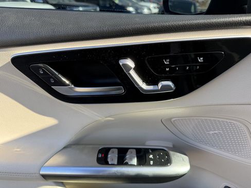 Used 2022 Mercedes-Benz C 300 4MATIC Sedan image 9