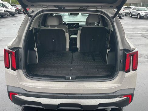 Used 2025 Kia Sorento SX AWD/4WD image 31