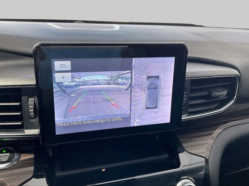 Used 2021 Ford Explorer Limited w/ Hybrid Equipment Group 310A RWD image 29
