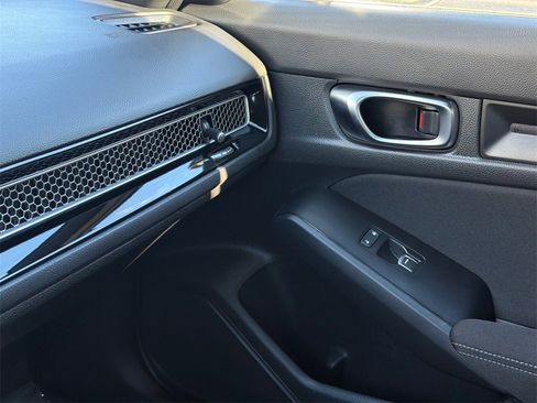 Used 2023 Honda Civic Sport image 28