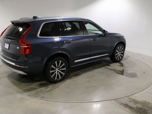 Used 2022 Volvo XC90 T8 Inscription image 6