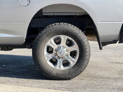 Used 2024 RAM 2500 Big Horn AWD/4WD image 3