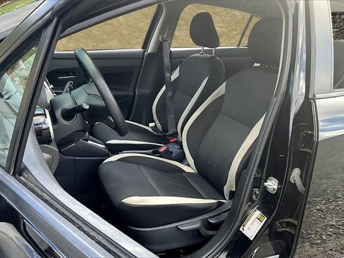 Used 2021 Nissan Versa SV image 23