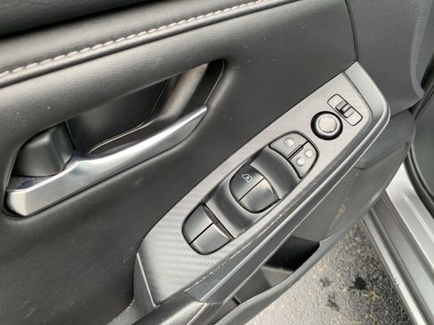 Used 2024 Nissan Sentra SV FWD image 16