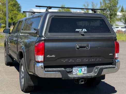 Used 2017 Toyota Tacoma SR5 w/ Tow Package AWD/4WD image 3