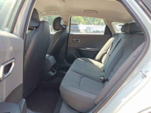 Used 2025 Kia K4 FWD image 10