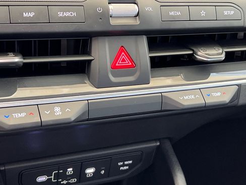 Used 2025 Kia K4 EX image 21