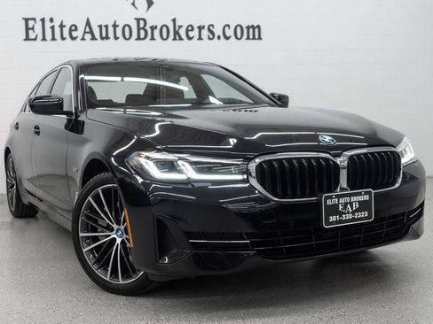 Used 2023 BMW 530e xDrive w/ Premium Package image 6