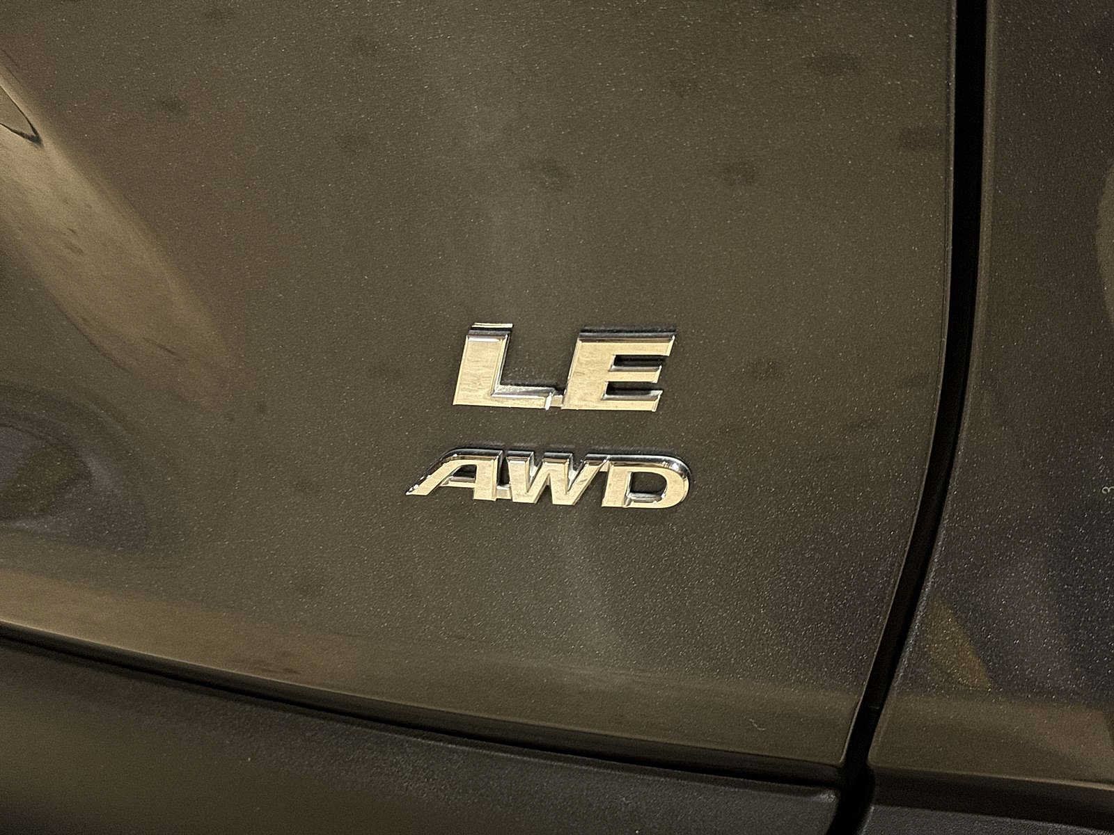 Used 2023 Toyota RAV4 LE AWD/4WD image 25