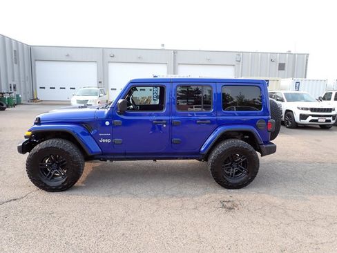 Used 2019 Jeep Wrangler Unlimited Sahara w/ Uconnect 4C Nav & Sound Group AWD/4WD image 2