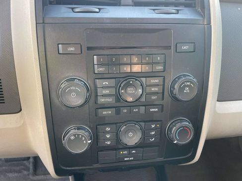Used 2012 Ford Escape XLS AWD/4WD image 17