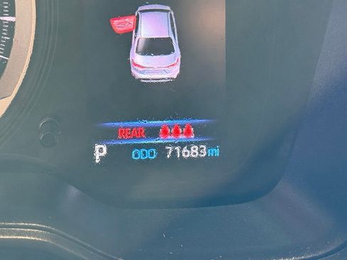 Used 2021 Toyota Corolla LE image 21