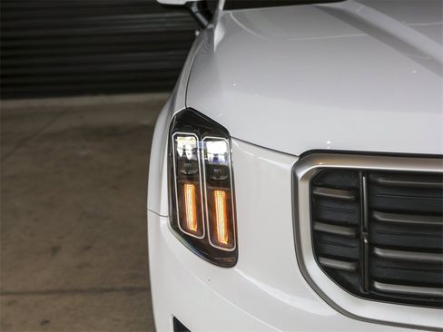 Used 2024 Kia Telluride SX image 12