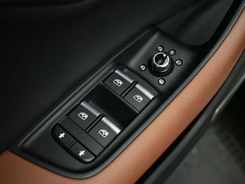 Used 2021 Audi Q7 3.0T Premium Plus image 21