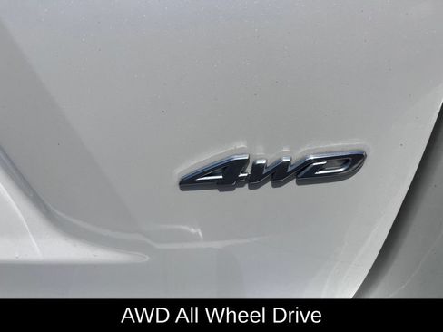 Used 2013 Toyota Highlander Limited AWD/4WD image 4