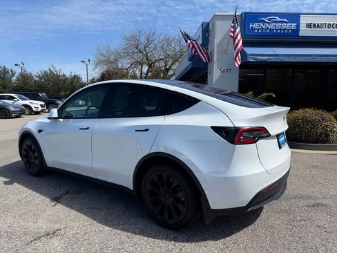 Used 2022 Tesla Model Y Long Range image 14