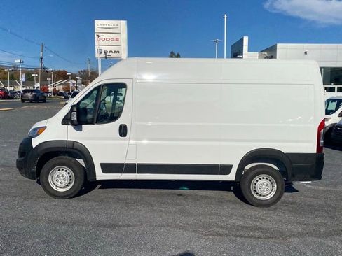 New 2026 RAM ProMaster 2500 w/ Convenience Group FWD image 4