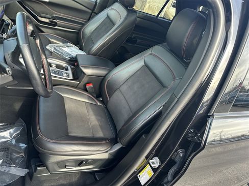 Used 2023 Ford Explorer ST-Line w/ Class IV Trailer Tow Package image 13