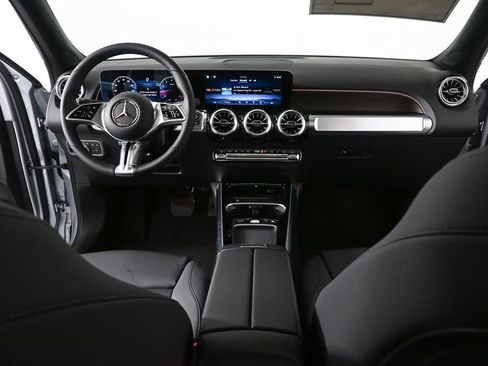Used 2026 Mercedes-Benz GLB 250 image 17