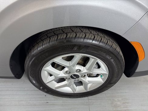 Used 2023 Kia Soul LX w/ Option Group 015 FWD image 13