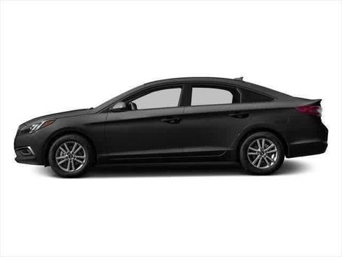 Used 2016 Hyundai Sonata SE image 3